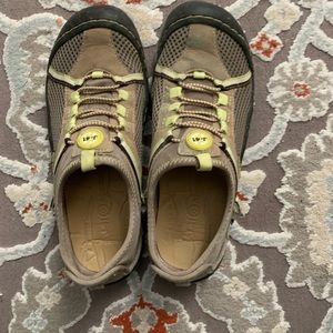 These outdoor all terrain shoes are awesome